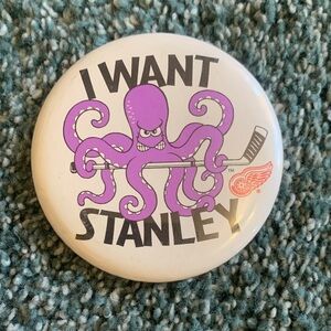 Detroit Red Wings "I Want Stanley" Vintage 90's Era Pinback Button Octopus 2.5"